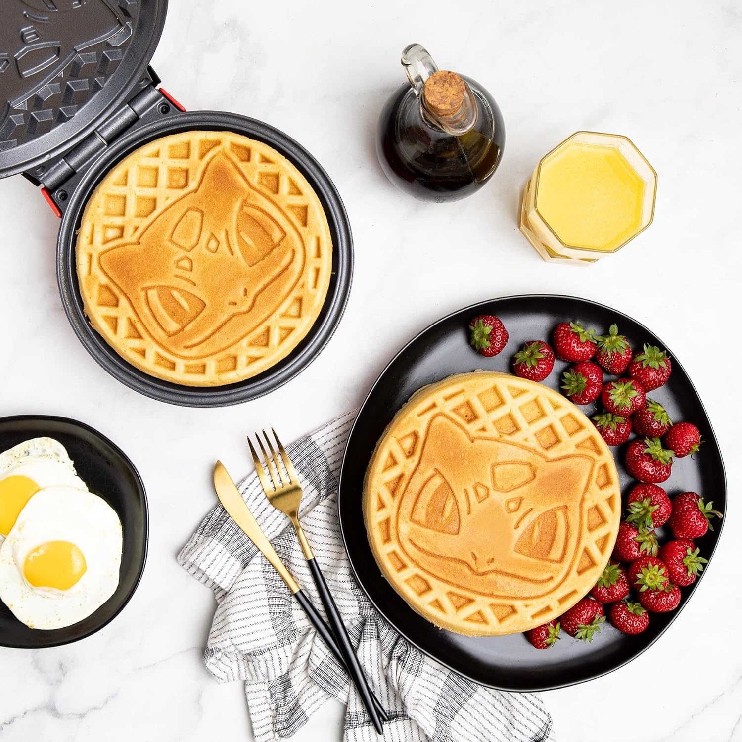 Pokémon Bulbasaur Electronic Waffle Maker - GeekCore