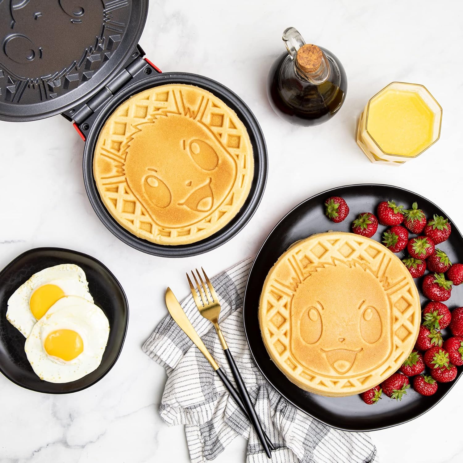 Pokémon Eevee Electronic Waffle Maker - GeekCore