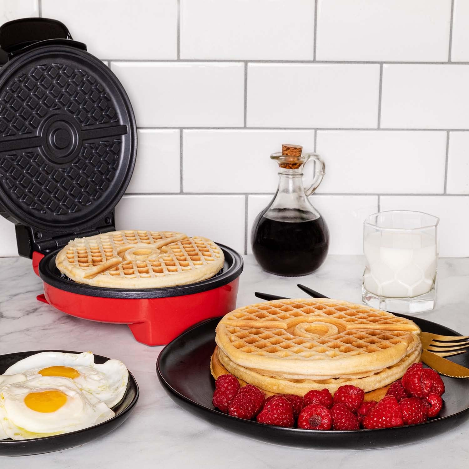 Pokémon Poké Ball Electronic Waffle Maker - GeekCore
