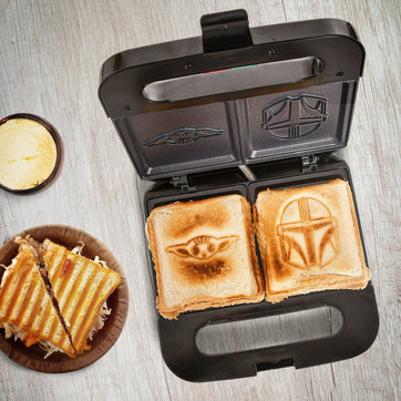 Star Wars The Mandalorian Electronic Grilled Cheese Toastie Maker - GeekCore