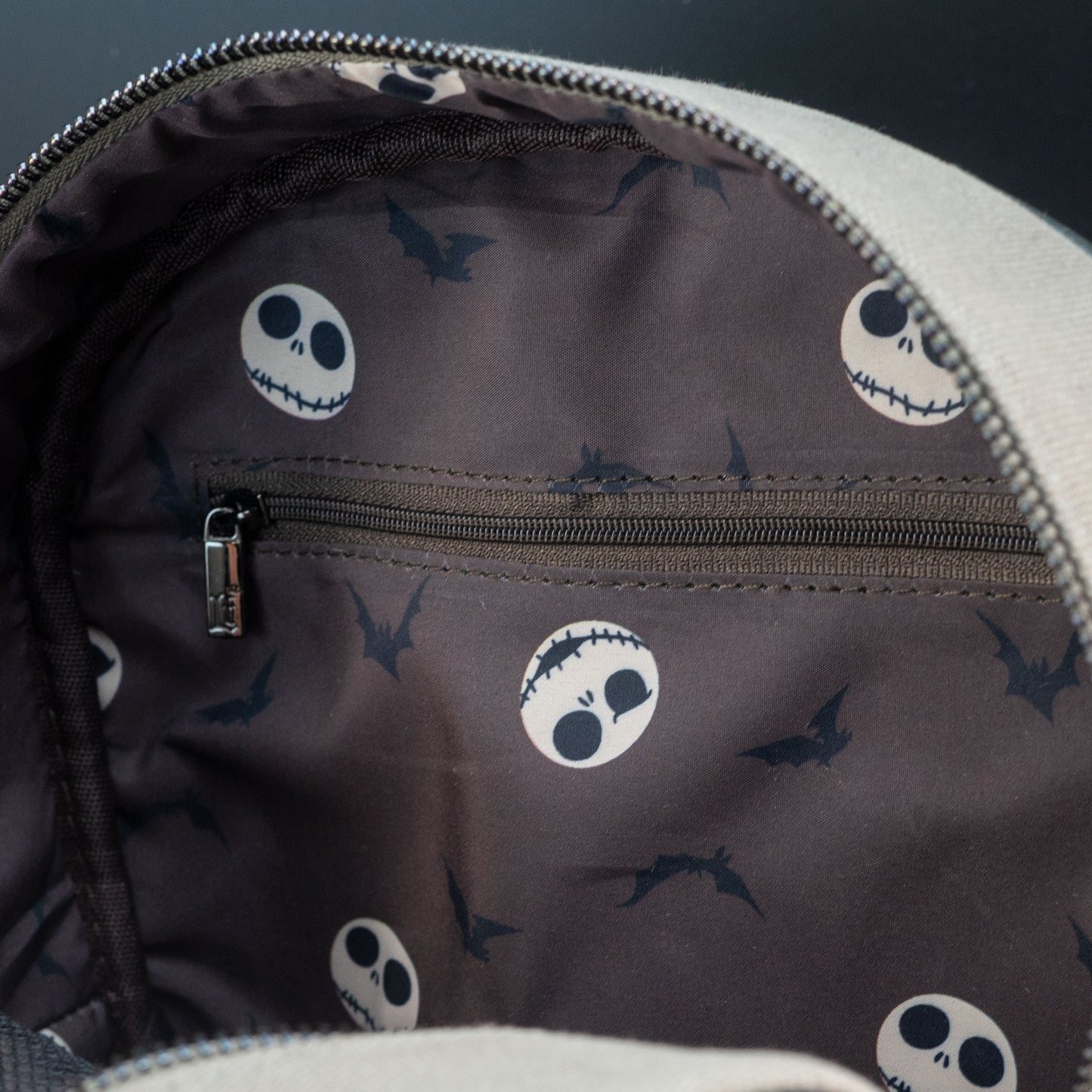 [OUTLET] Loungefly x The Nightmare Before Chenille Cast Mini Backpack