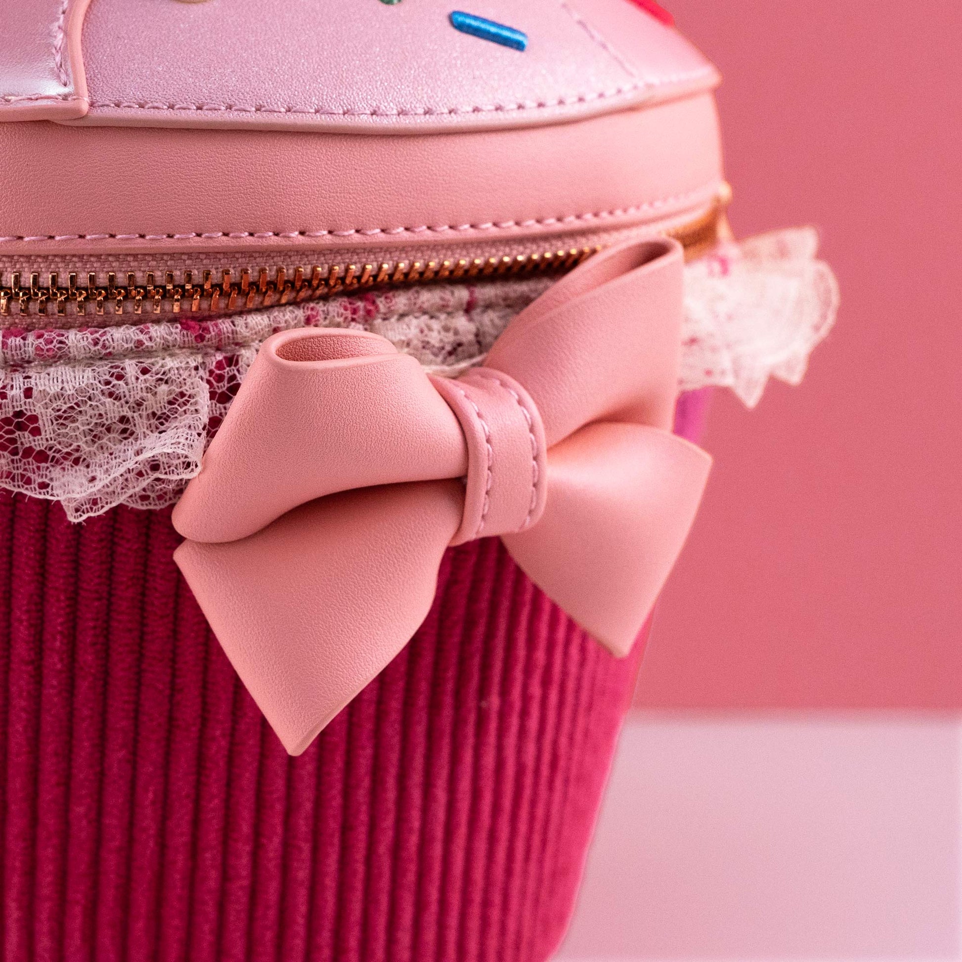 Loungefly Originals Figural Scented Cupcake Crossbody Bag - GeekCore