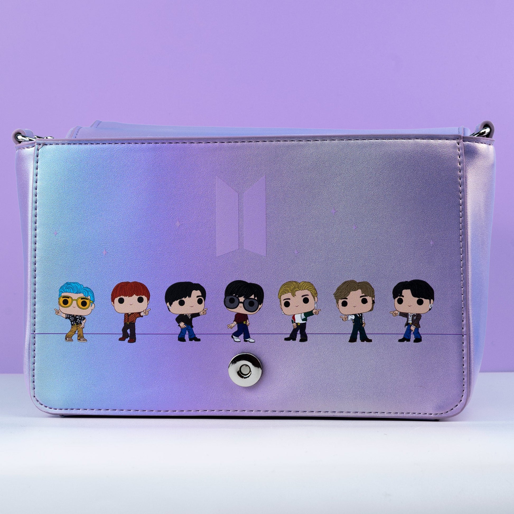 Sac à bandoulière violet irisé avec logo BTS Funko Pop! de Sac à bandoulière violet irisé avec logo BTS Funko Pop! de