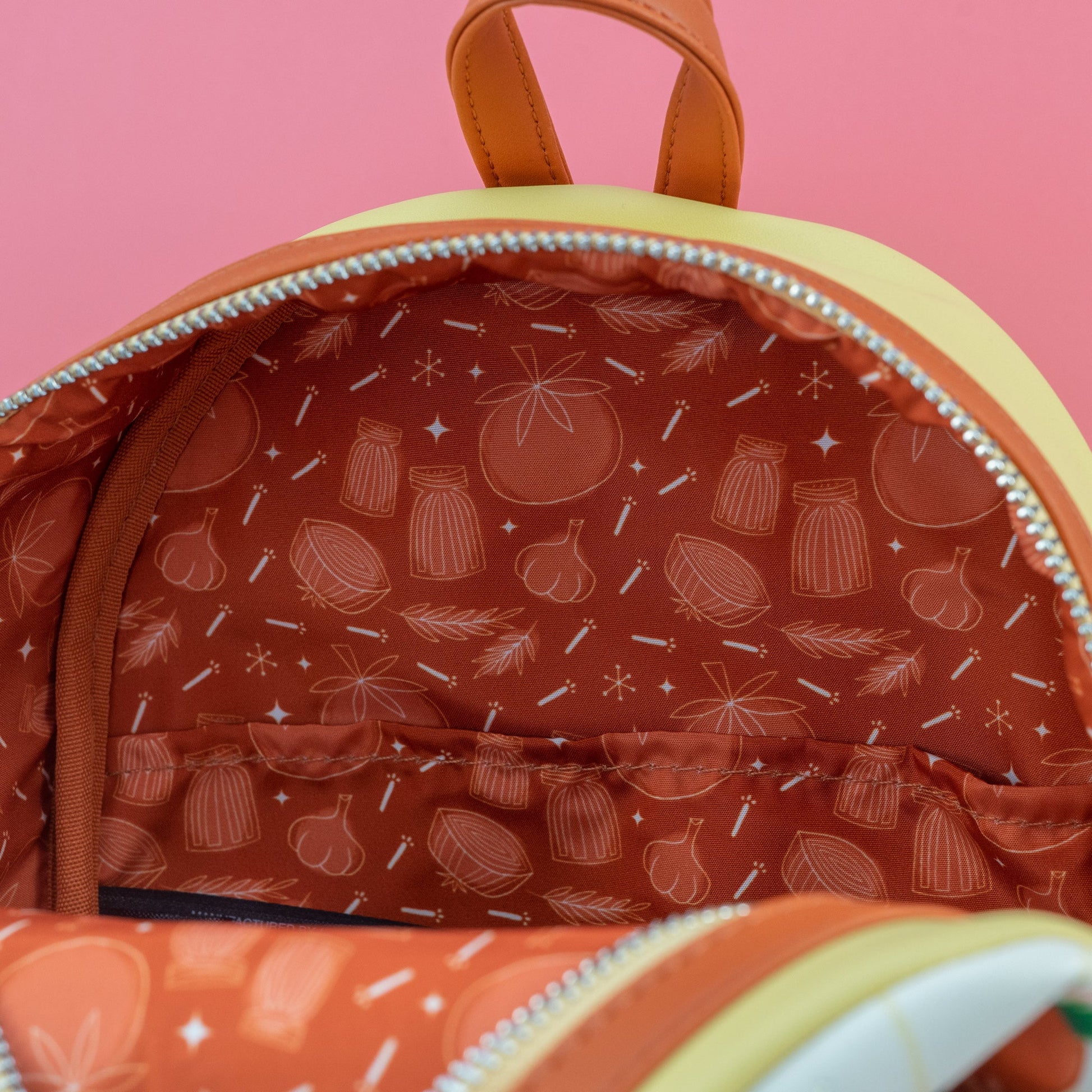 Mini Sac A Dos Loungefly - Ratatouille - 15th Anniversary Little Chef - DISNEY Mini Sac A Dos Loungefly - Ratatouille - 15th Anniversary Little Chef - DISNEY