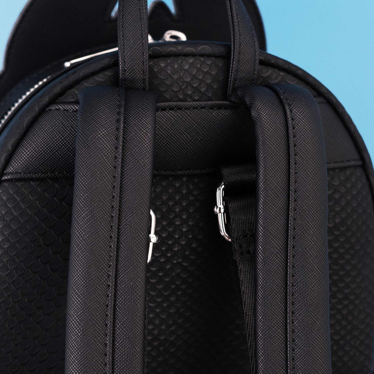 Loungefly x How to Train Your Dragon Toothless with Fish Mini Backpack - GeekCore
