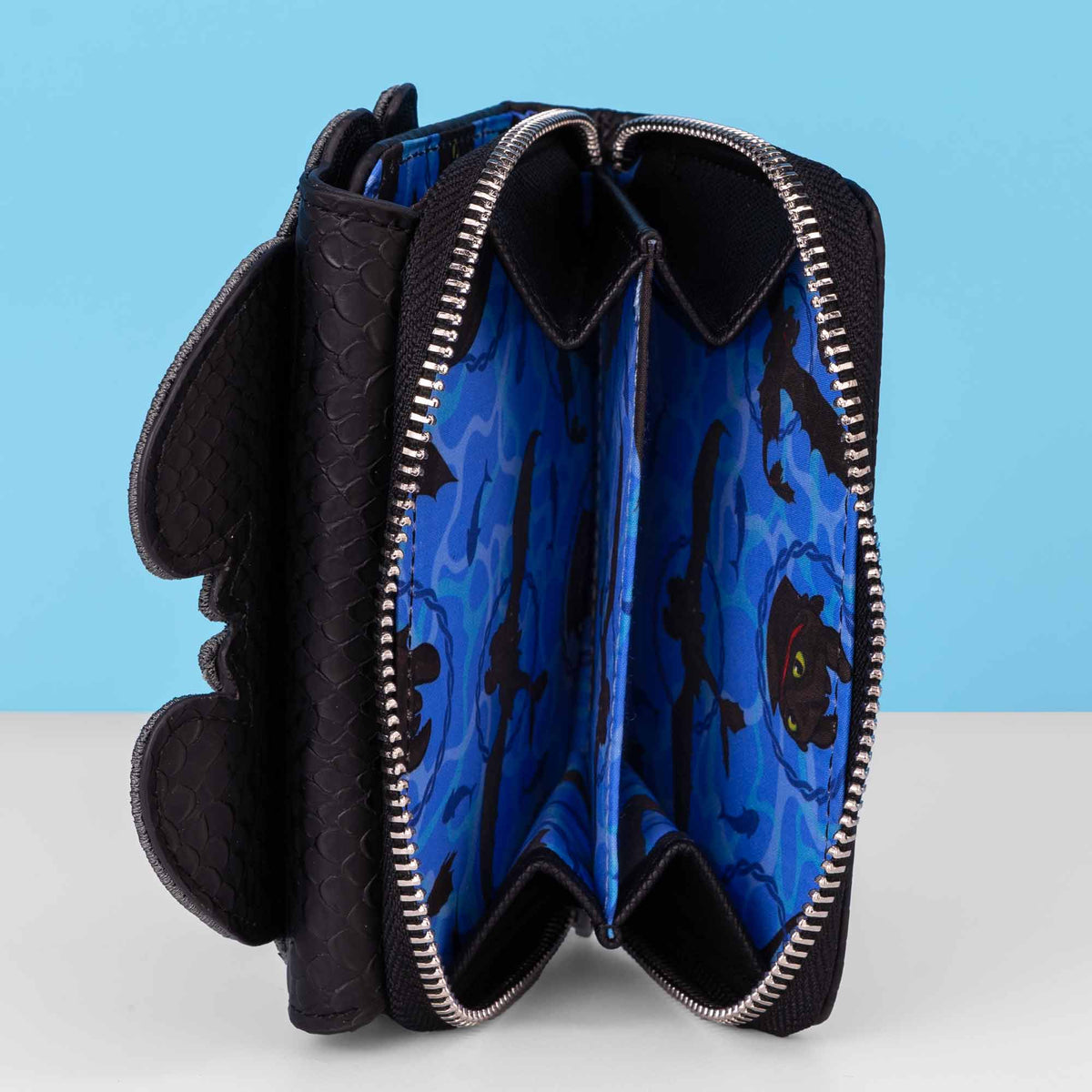 Loungefly x How to Train Your Dragon Toothless with Fish Wallet - GeekCore