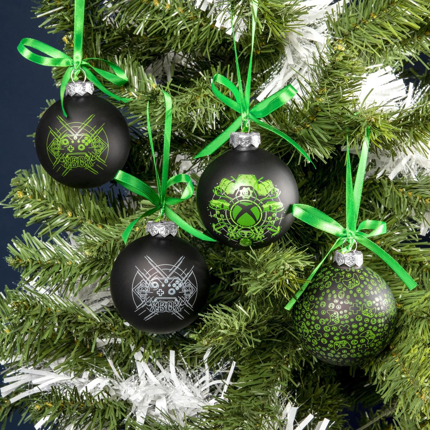 Official Xbox Christmas Tree Bauble Set - GeekCore