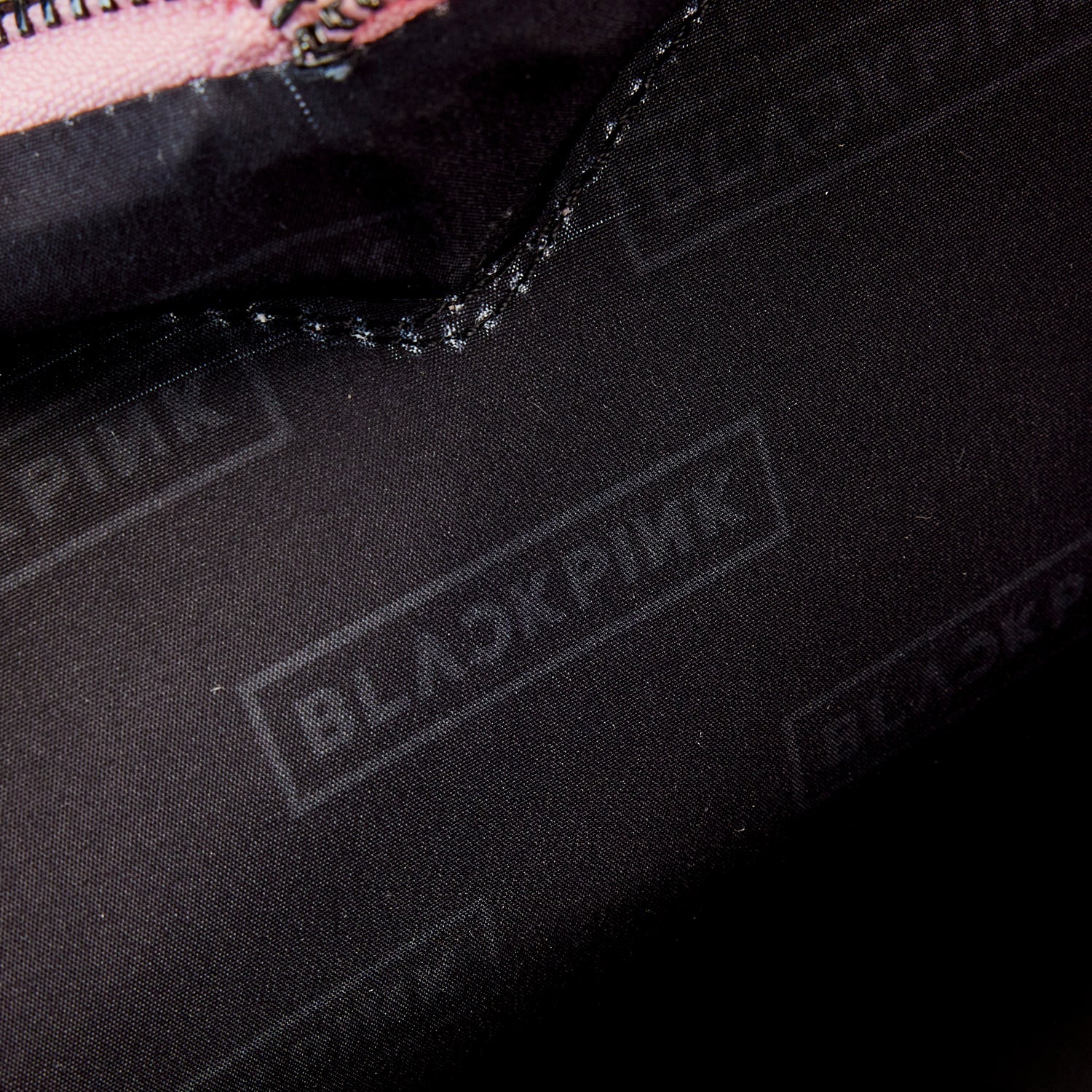 [OUTLET] Loungefly x BLACKPINK Heart Crossbody Bag - GeekCore