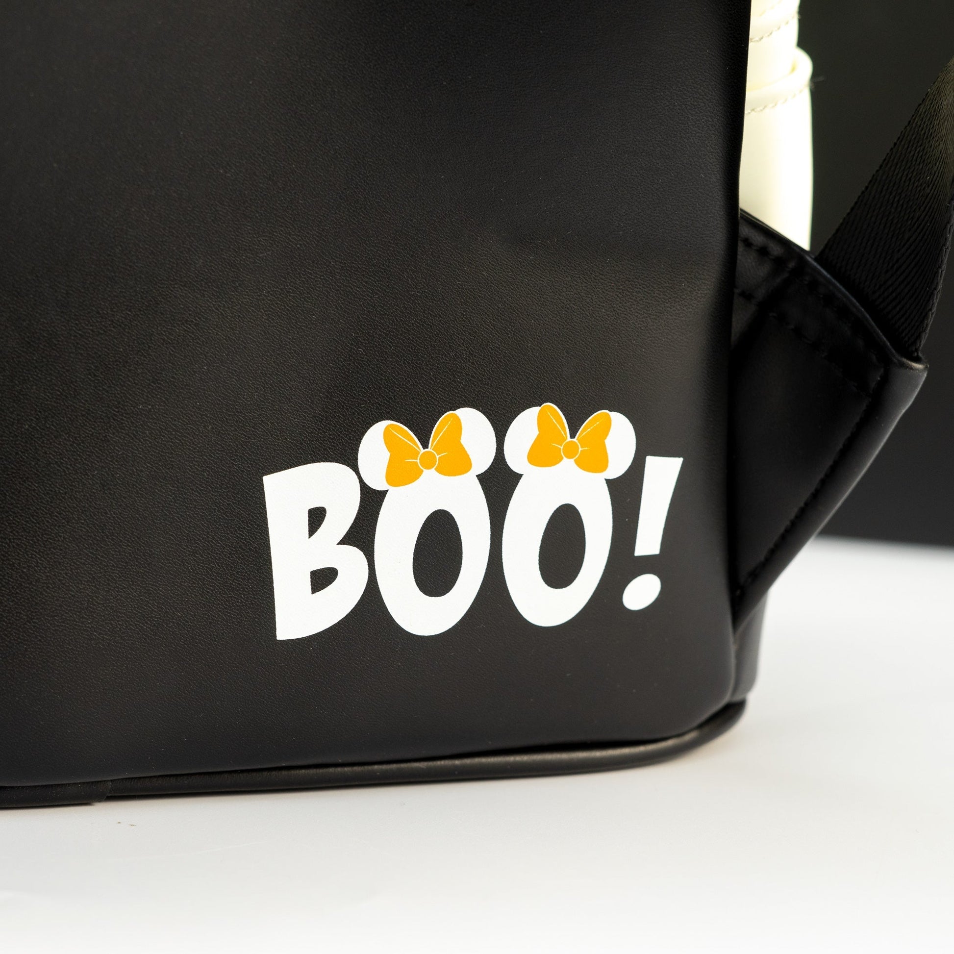 [OUTLET] Loungefly x Disney Ghost Minnie Glow in the Dark Mini Backpack - GeekCore
