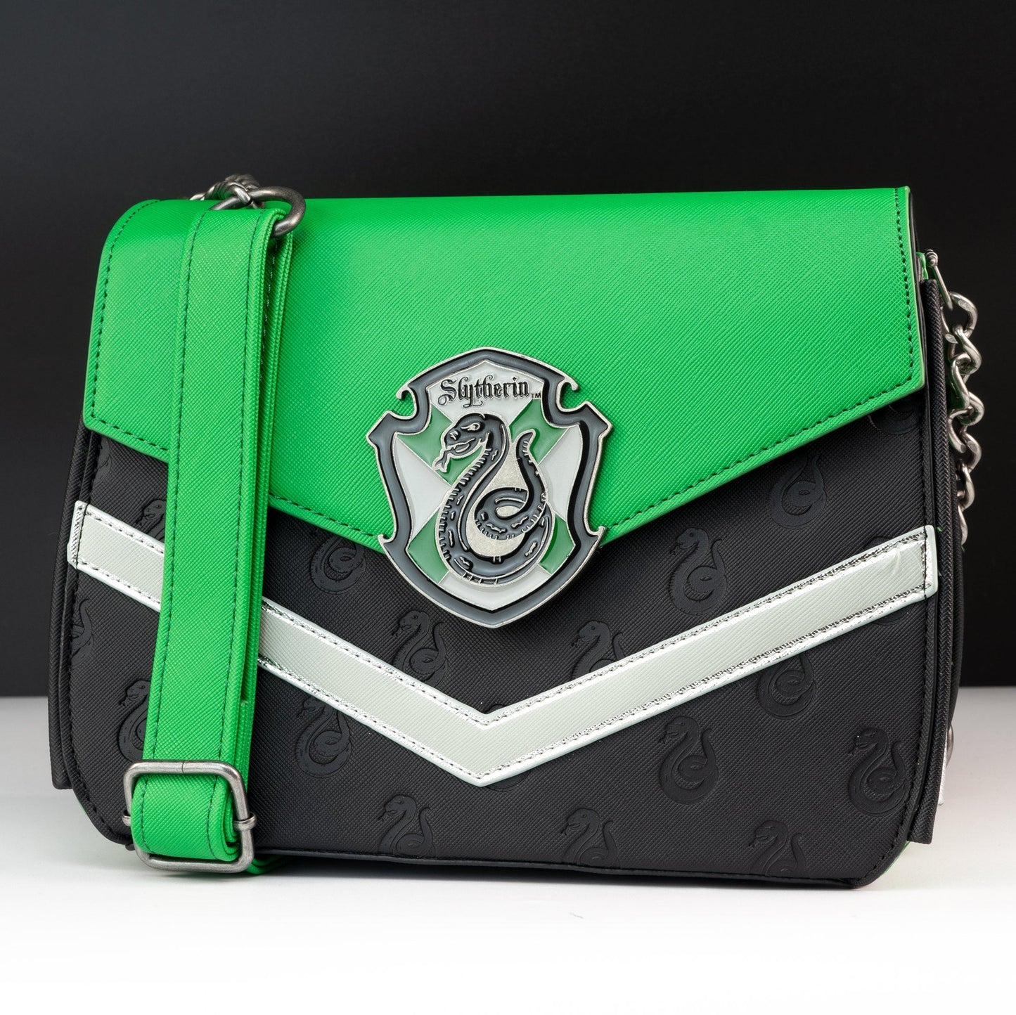 [OUTLET] Loungefly x Harry Potter Slytherin Chain Strap Crossbody Bag - GeekCore